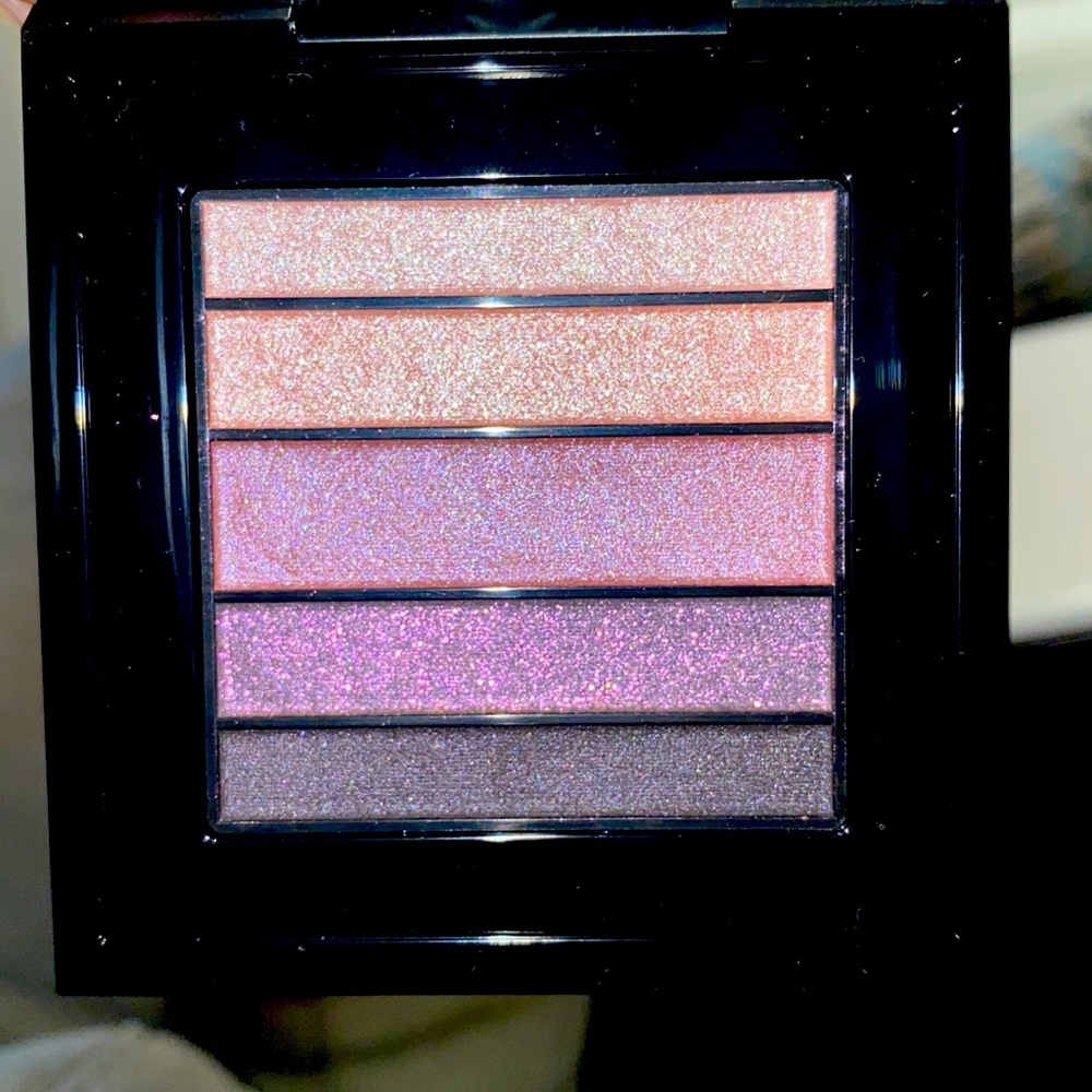 New MAC Veluxe Pearlfusion Shadow in Pinkluxe 💓🌸